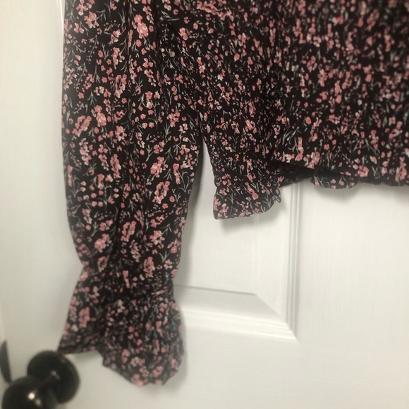 No Frills Los Angeles Cropped Blouse Size L Floral Print - Picture 3 of 7